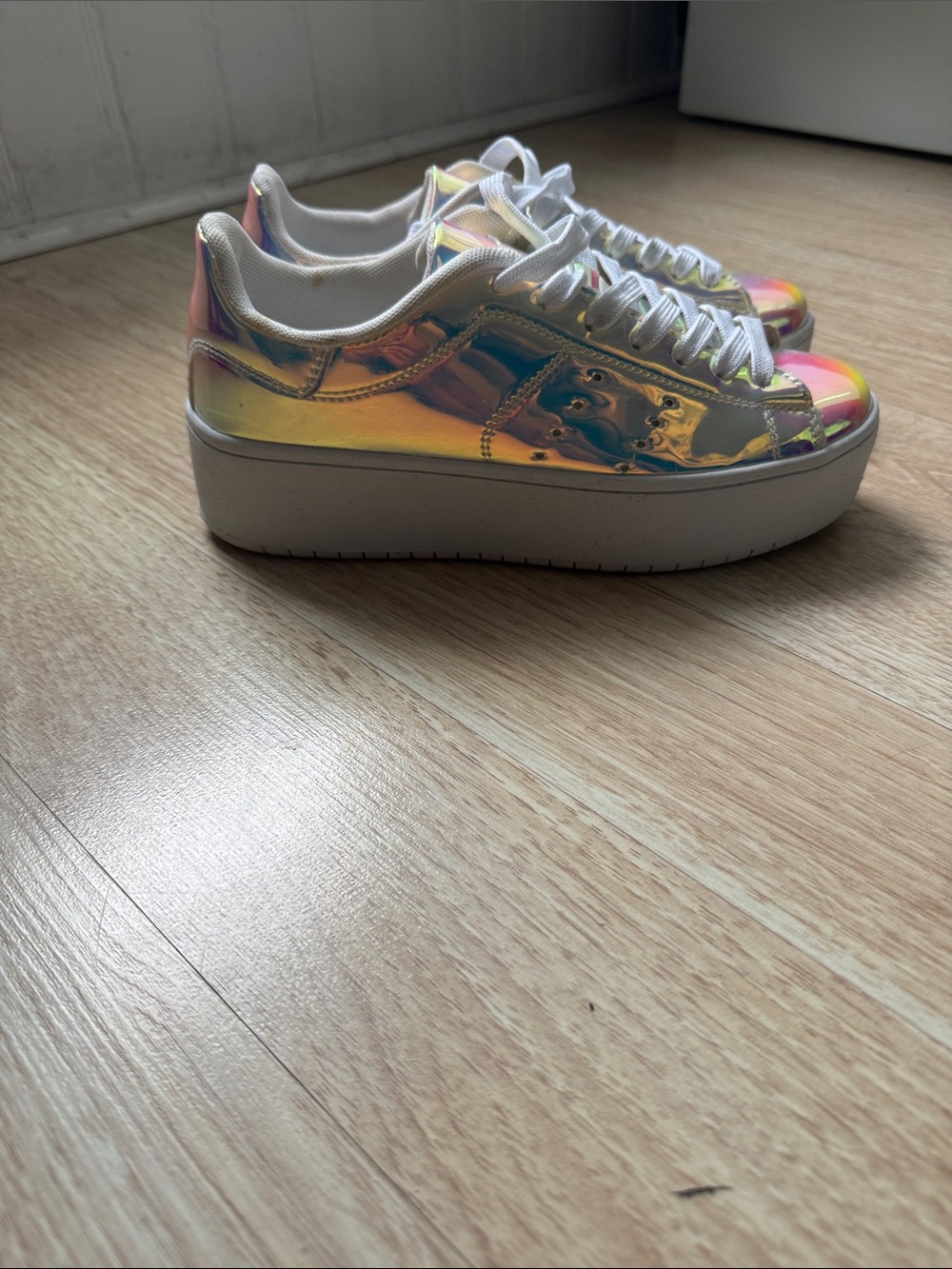 J Adams Women’s Hero Hologram Patent Platform Sneakers Size 8.5